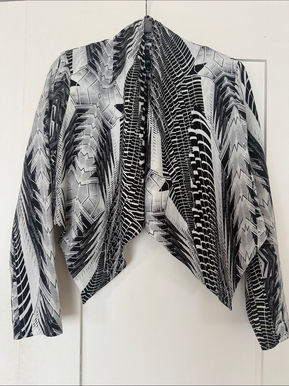 Black & White Geometric Draped Women's Jacket